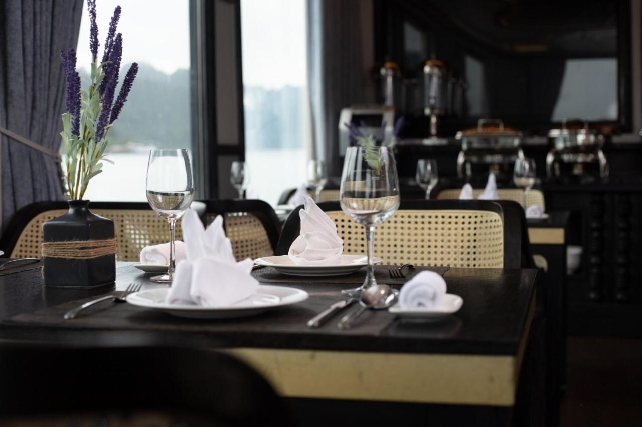 Madeline Cruises Hotel ฮาลอง ภายนอก รูปภาพ