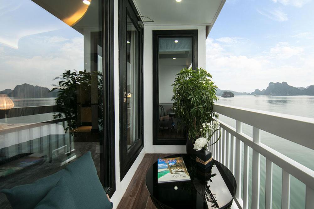 Madeline Cruises Hotel ฮาลอง ภายนอก รูปภาพ