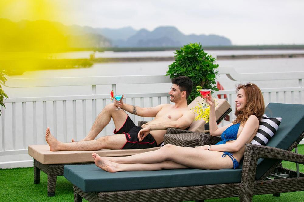 Madeline Cruises Hotel ฮาลอง ภายนอก รูปภาพ